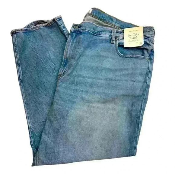 NWT Abercrombie & Fitch Ankle Straight High Rise Jeans Size 37 - Picture 1 of 5